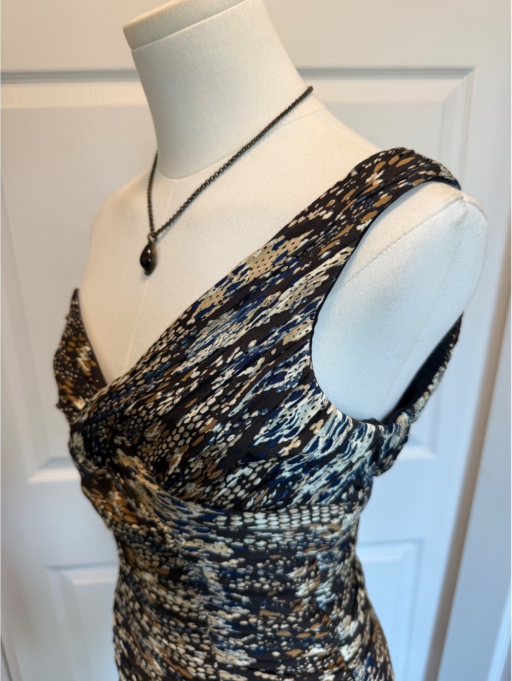 Laundry One-Shoulder Ruched Patterned Cocktail Dress - Picture 5 of 12